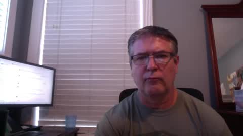 Snapshot of mtbrdr76 chatting on 04-20-26, 09:38 Fun time Daddy online show from 04-20-26, 09:38
