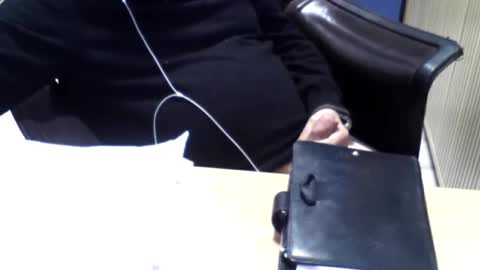 Snapshot of mtwpaul chatting on 11-17-25, 07:14 mtwpaul online show from 11-17-25, 07:14