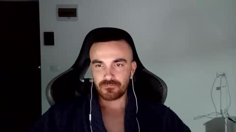 Snapshot of mu5clemania chatting on 01-13-25, 04:51 Victor online show from 01-13-25, 04:51