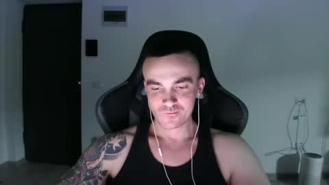 Snapshot of mu5clemania chatting on 02-09-25, 05:54 Victor online show from 02-09-25, 05:54