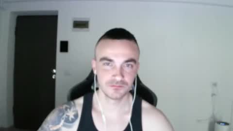 Snapshot of mu5clemania chatting on 02-12-25, 08:16 Victor online show from 02-12-25, 08:16