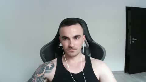 Snapshot of mu5clemania chatting on 03-02-25, 02:32 Victor online show from 03-02-25, 02:32