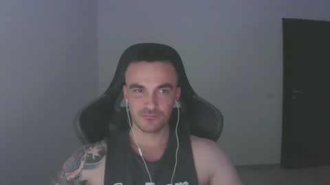 Snapshot of mu5clemania chatting on 03-03-25, 06:01 Victor online show from 03-03-25, 06:01