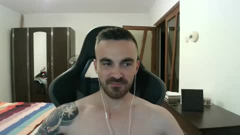 Snapshot of mu5clemania chatting on 09-18-25, 04:53 Victor online show from 09-18-25, 04:53
