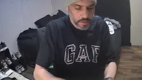 Muffdiver online show from 02-21-26, 02:29