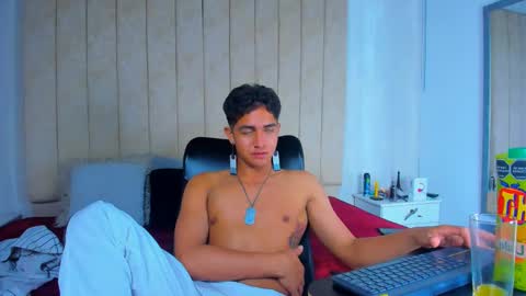 muichiro tokito1 online show from 12-14-24, 06:56