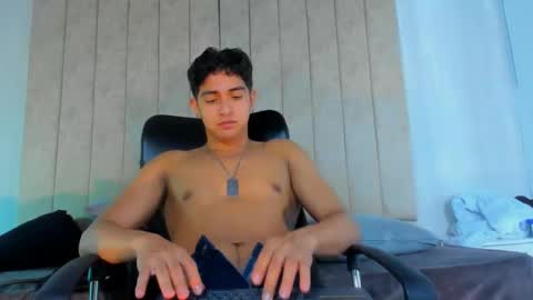 muichiro tokito1 online show from 01-19-25, 08:50