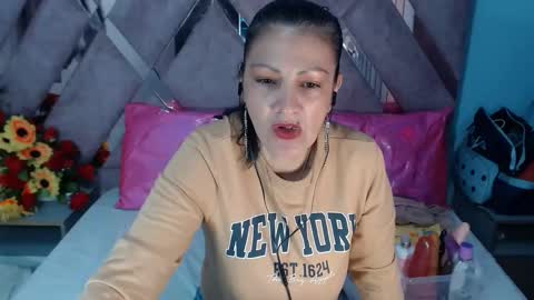 Snapshot of mulan_sexy01 chatting on 01-20-25, 01:53 Mulan online show from 01-20-25, 01:53