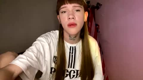 Snapshot of mun_poli chatting on 09-21-25, 05:25 Polik online show from 09-21-25, 05:25