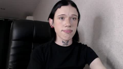 Snapshot of mun_poli chatting on 03-20-26, 10:25 Polik online show from 03-20-26, 10:25