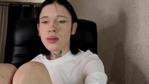 Snapshot of mun_poli chatting on 03-22-26, 08:45 Polik online show from 03-22-26, 08:45