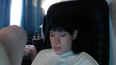 Snapshot of mun_poli chatting on 03-27-26, 02:28 Polik online show from 03-27-26, 02:28