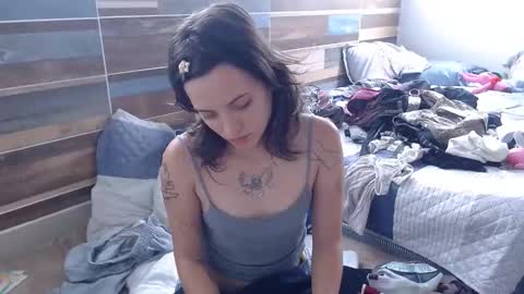   online show from 10-08-25, 03:31