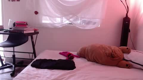   online show from 05-18-26, 08:36