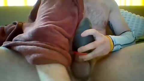 mundanephotos online show from 12-20-25, 09:05