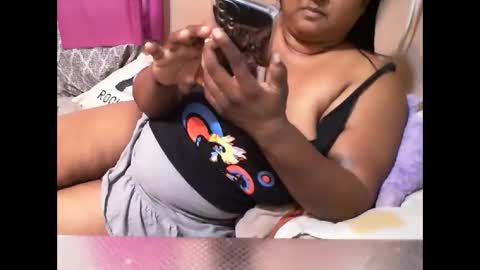 Snapshot of munniegalz1 chatting on 12-05-24, 03:50 your angel online show from 12-05-24, 03:50