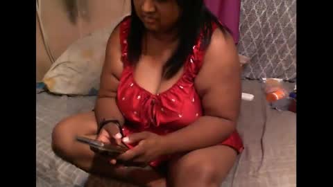 Snapshot of munniegalz1 chatting on 02-14-25, 07:12 your angel online show from 02-14-25, 07:12