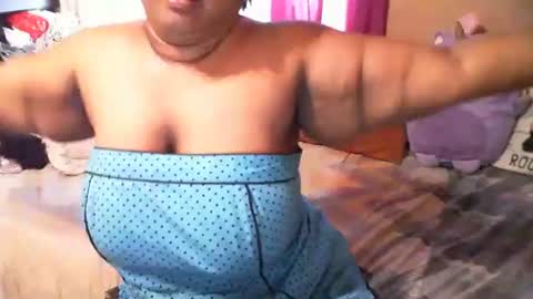 Snapshot of munniegalz1 chatting on 02-24-25, 06:16 your angel online show from 02-24-25, 06:16