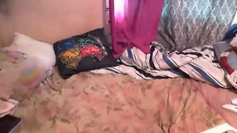 Snapshot of munniegalz1 chatting on 09-24-25, 10:07 your angel online show from 09-24-25, 10:07