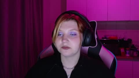 Snapshot of mura_muur chatting on 05-25-26, 03:18 Milana online show from 05-25-26, 03:18