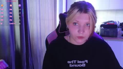Snapshot of mura_muur chatting on 06-26-26, 11:14 Milana online show from 06-26-26, 11:14