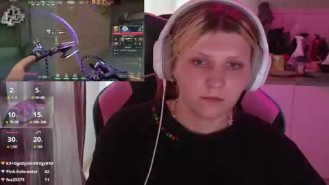 Snapshot of mura_muur chatting on 07-15-26, 06:40 Milana online show from 07-15-26, 06:40