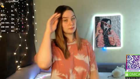 Snapshot of murrrworren chatting on 12-19-25, 09:11 Mira online show from 12-19-25, 09:11