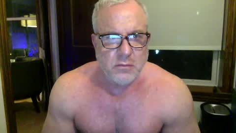 Snapshot of muscl_dad chatting on 04-14-26, 03:23 Muscl Dad online show from 04-14-26, 03:23