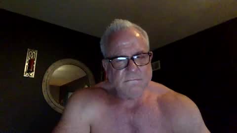 Snapshot of muscl_dad chatting on 06-11-26, 12:19 Muscl Dad online show from 06-11-26, 12:19