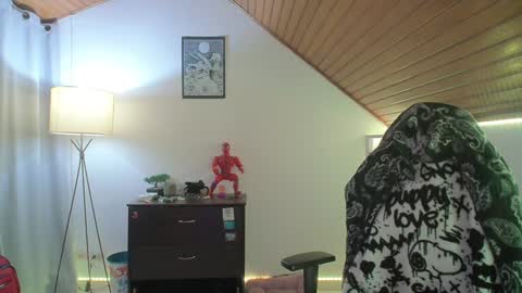 Snapshot of muscle_cock32 chatting on 12-17-24, 06:56 David Big online show from 12-17-24, 06:56