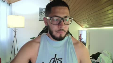 Snapshot of muscle_cock32 chatting on 12-24-24, 11:28 David Big online show from 12-24-24, 11:28