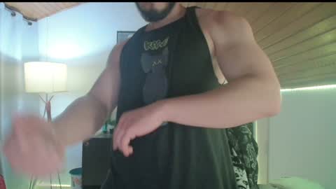 Snapshot of muscle_cock32 chatting on 01-27-25, 10:27 David Big online show from 01-27-25, 10:27