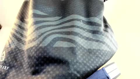 Muscle Man online show from 11-25-25, 01:16