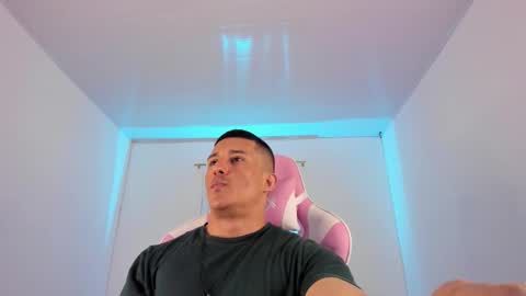 Muscle Man online show from 12-19-25, 10:28