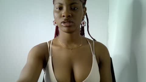 Snapshot of muscle_queen0 chatting on 02-12-26, 08:42 muscle_queen0 online show from 02-12-26, 08:42