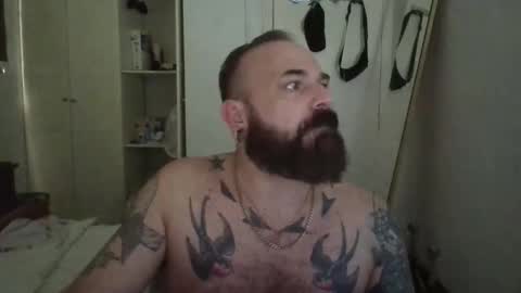 Snapshot of musclebearffbcn chatting on 10-11-25, 10:58 NipplePlayDad online show from 10-11-25, 10:58