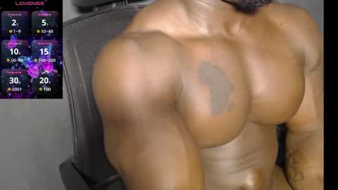 musclegod23 online show from 12-14-24, 08:13