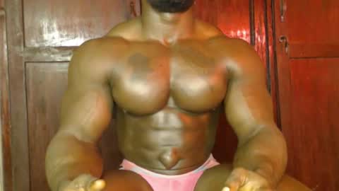 musclegod23 online show from 10-20-25, 12:00