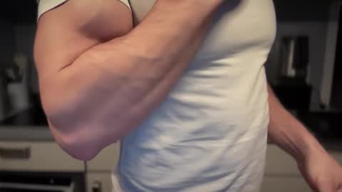 musclehair3 online show from 10-24-25, 08:27