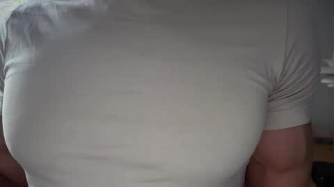 musclehair3 online show from 10-28-25, 10:41