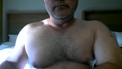 Snapshot of musclemounds chatting on 09-11-25, 11:21 musclemounds online show from 09-11-25, 11:21