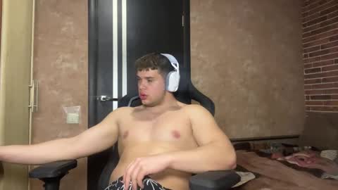 Snapshot of musclephantom chatting on 05-08-26, 09:09 Egor online show from 05-08-26, 09:09