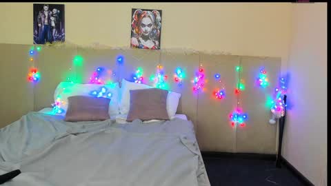 Snapshot of musclexxxbarbie chatting on 01-12-25, 08:25 Eva online show from 01-12-25, 08:25