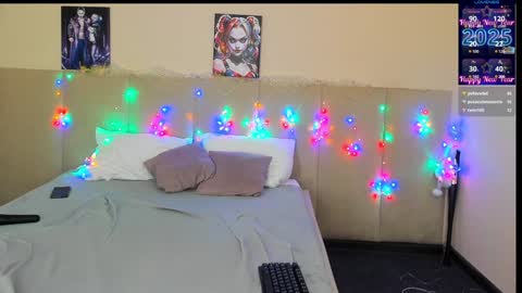 Snapshot of musclexxxbarbie chatting on 01-20-25, 12:57 Eva online show from 01-20-25, 12:57