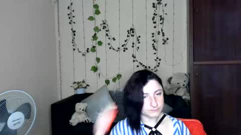 Jeneva online show from 06-18-26, 09:14