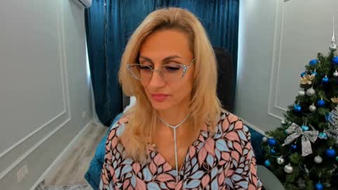 Snapshot of museofstage chatting on 12-31-24, 08:48 Diana online show from 12-31-24, 08:48