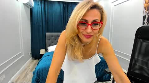 Snapshot of museofstage chatting on 01-15-25, 02:35 Diana online show from 01-15-25, 02:35