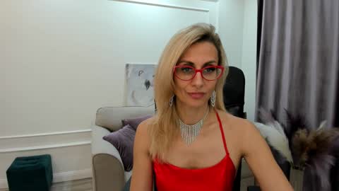 Snapshot of museofstage chatting on 01-16-25, 03:13 Diana online show from 01-16-25, 03:13