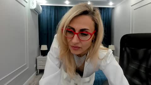 Snapshot of museofstage chatting on 01-24-25, 02:51 Diana online show from 01-24-25, 02:51