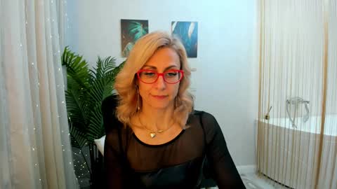 Snapshot of museofstage chatting on 03-07-25, 05:38 Diana online show from 03-07-25, 05:38